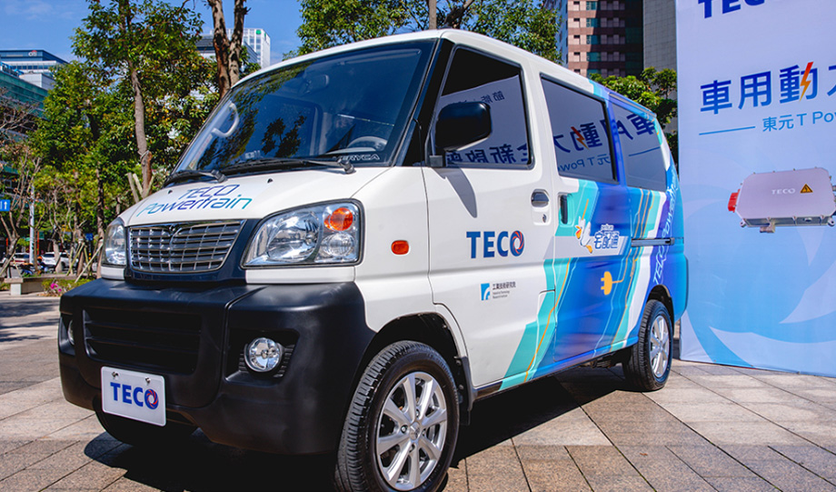 Pure electric commercial vehicle